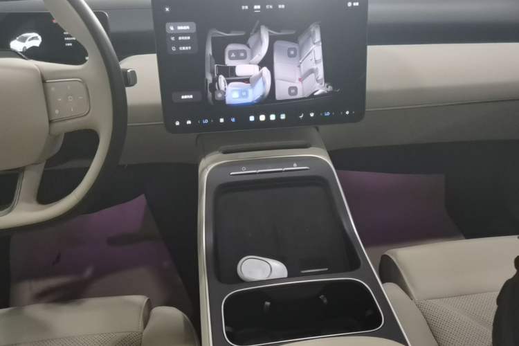Used Nio ET5T 2025 75 kWh Touring Audio And AC Panel