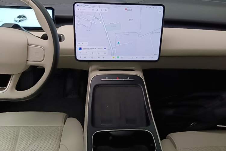 Used Nio ET5T 2025 75 kWh Touring Audio And AC Panel