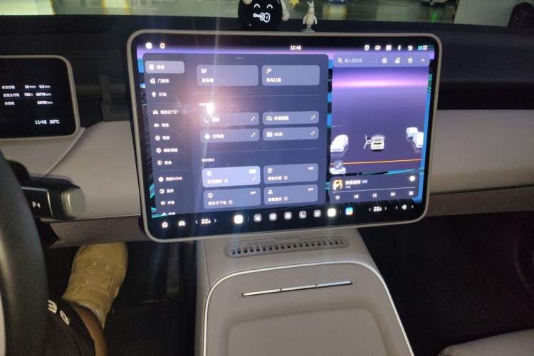 Used Nio ET5T 2025 75 kWh Touring Audio And AC Panel