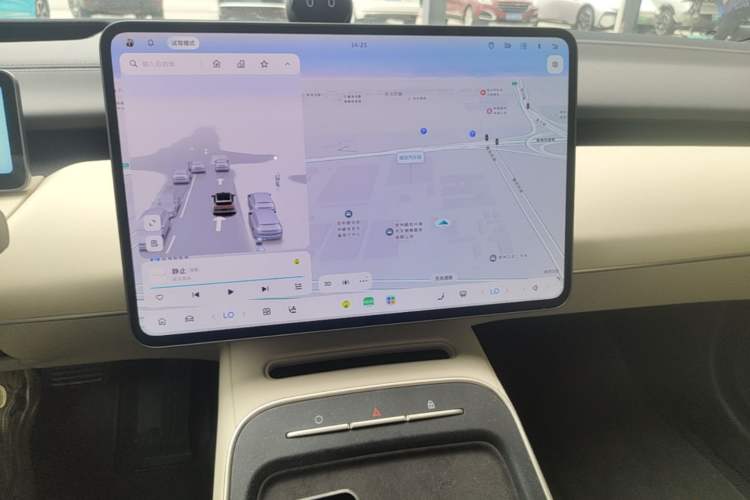 Used Nio ET5T 2025 75 kWh Touring Audio And AC Panel
