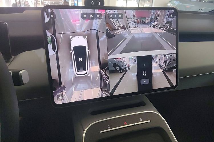 Used Nio ET5T 2025 75 kWh Touring Audio And AC Panel