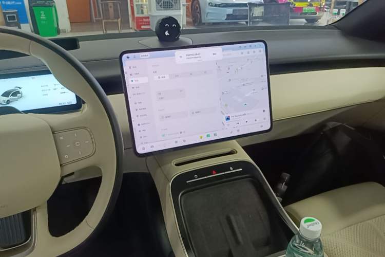 Used Nio ET5T 2025 75 kWh Touring Audio And AC Panel
