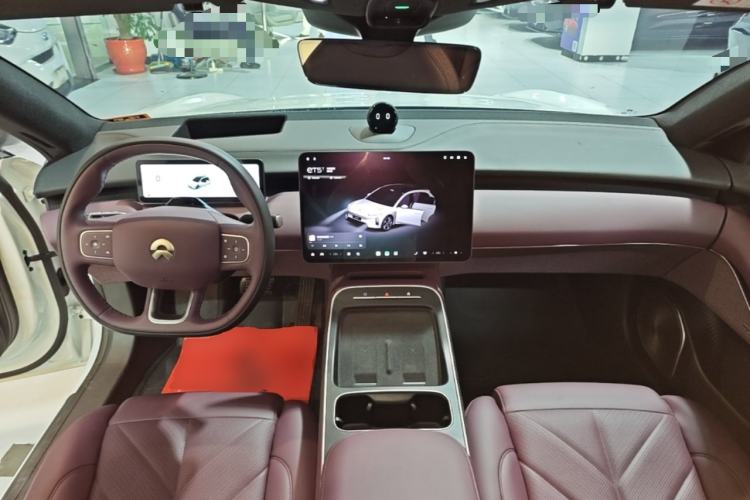 Used Nio ET5T 2025 75 kWh Touring Center Console
