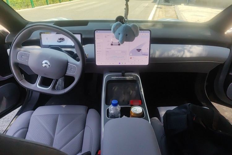 Used Nio ET5T 2025 75 kWh Touring Center Console