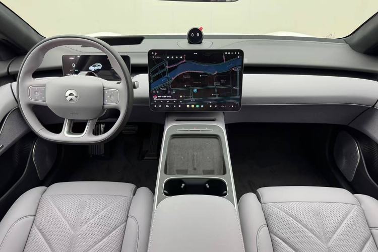Used Nio ET5T 2025 75 kWh Touring Center Console