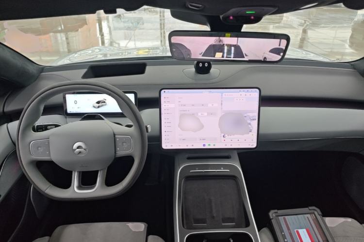 Used Nio ET5T 2025 75 kWh Touring Center Console