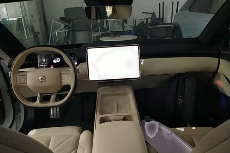 Used Nio ET5T 2025 75 kWh Touring Center Console