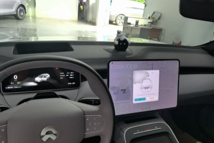 Used Nio ET5T 2025 75 kWh Touring Center Console