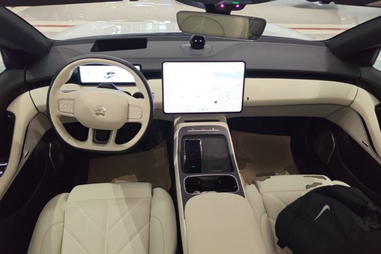 Used Nio ET5T 2025 75 kWh Touring Center Console