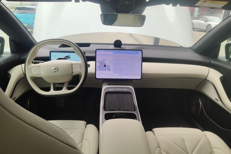 Used Nio ET5T 2025 75 kWh Touring Center Console
