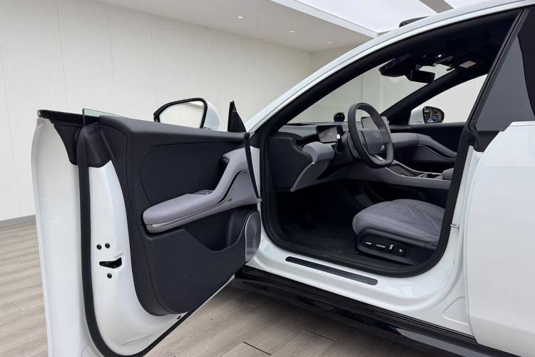 Used Nio ET5T 2025 75 kWh Touring Driver Seat