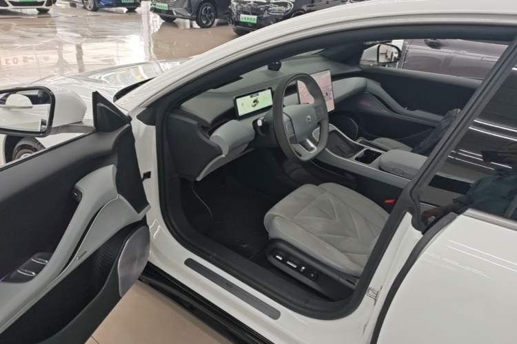 Used Nio ET5T 2025 75 kWh Touring Driver Seat