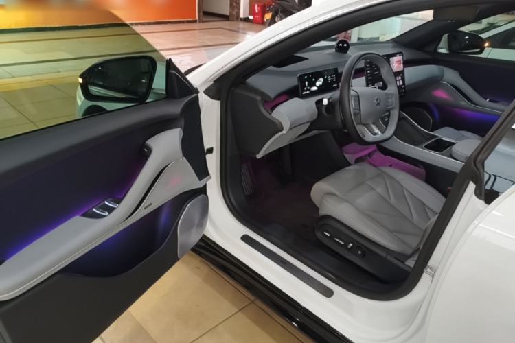 Used Nio ET5T 2025 75 kWh Touring Driver Seat
