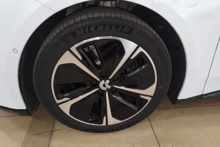 Used Nio ET5T 2025 75 kWh Touring Exterior 4