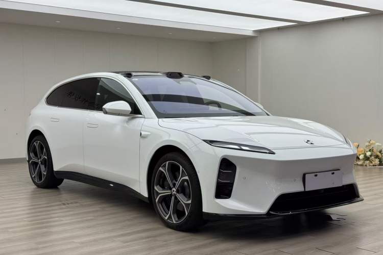 Used Nio ET5T 2025 75 kWh Touring Front Right 45 Deg