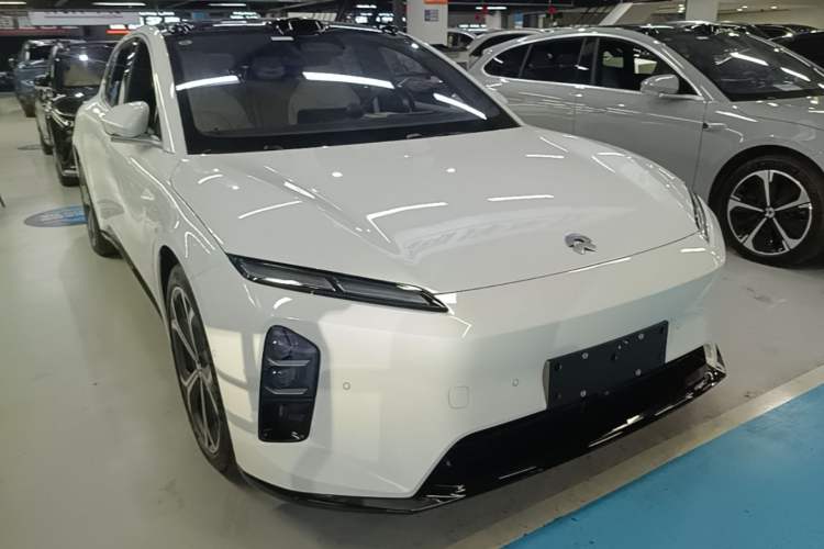 Used Nio ET5T 2025 75 kWh Touring Front Right 45 Deg