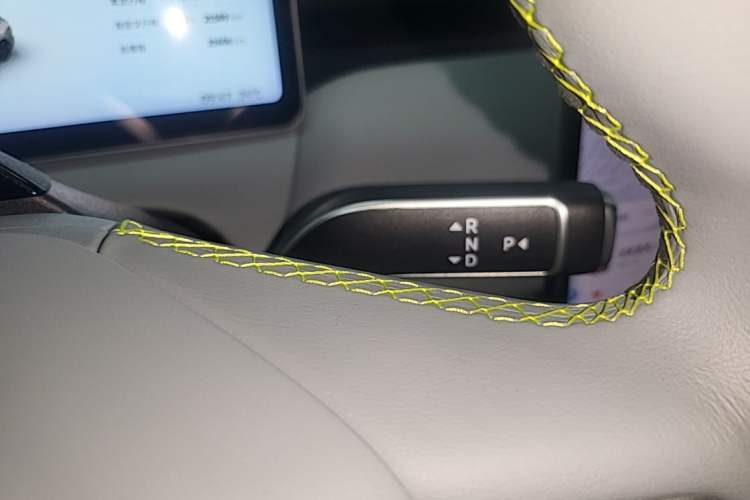 Used Nio ET5T 2025 75 kWh Touring Gear Lever