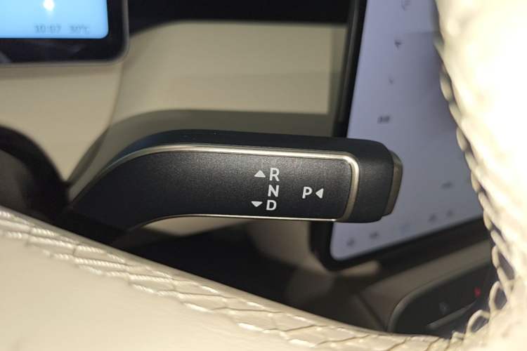 Used Nio ET5T 2025 75 kWh Touring Gear Lever