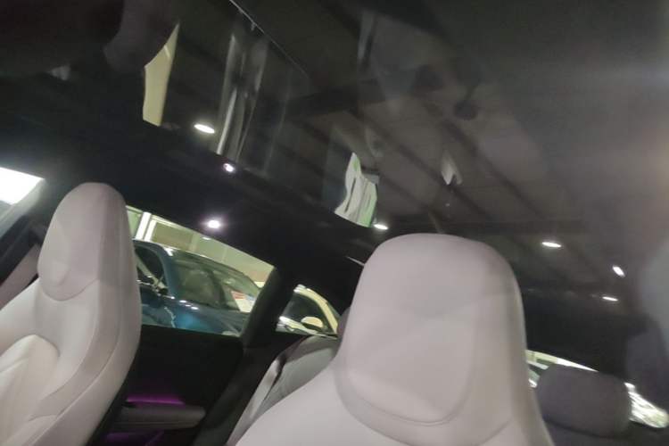 Used Nio ET5T 2025 75 kWh Touring Headliner