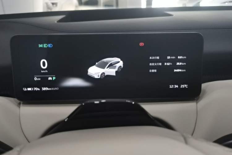 Used Nio ET5T 2025 75 kWh Touring Instrument Cluster