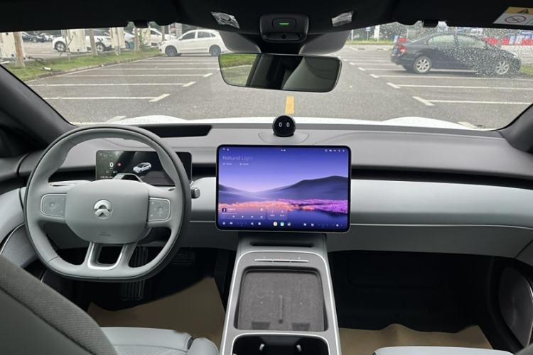 Used Nio ET5T 2025 75 kWh Touring Interior 2