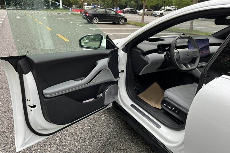 Used Nio ET5T 2025 75 kWh Touring Interior 3