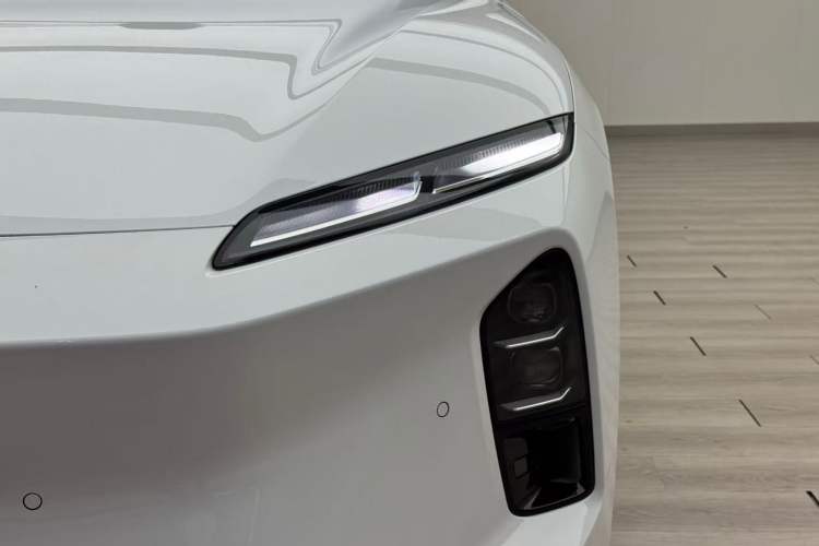 Used Nio ET5T 2025 75 kWh Touring Left Front Headlight