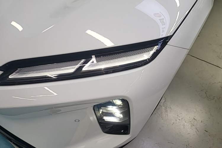 Used Nio ET5T 2025 75 kWh Touring Left Front Headlight
