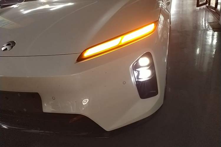 Used Nio ET5T 2025 75 kWh Touring Left Front Headlight