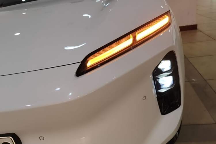 Used Nio ET5T 2025 75 kWh Touring Left Front Headlight