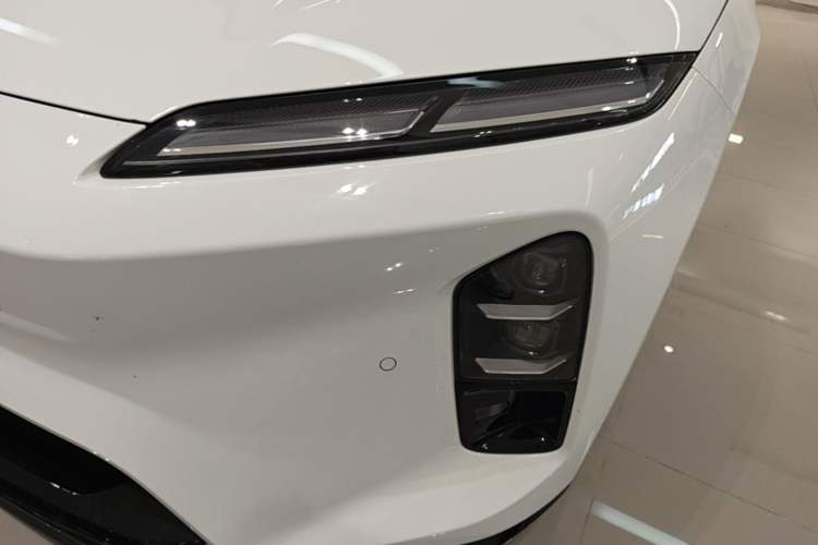 Used Nio ET5T 2025 75 kWh Touring Left Front Headlight