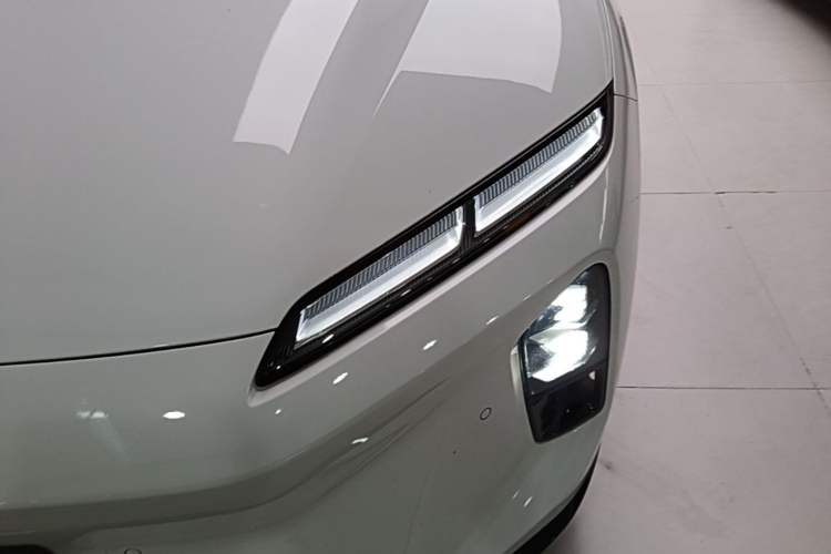 Used Nio ET5T 2025 75 kWh Touring Left Front Headlight