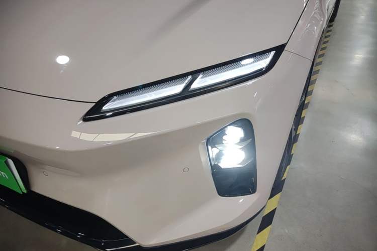 Used Nio ET5T 2025 75 kWh Touring Left Front Headlight
