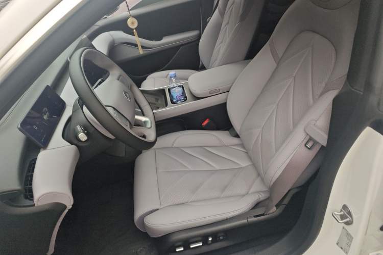 Used Nio ET5T 2025 75 kWh Touring Left Front Seat