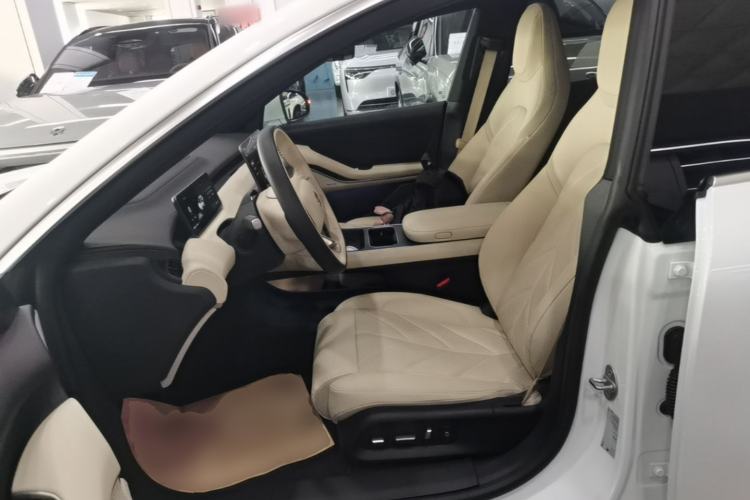 Used Nio ET5T 2025 75 kWh Touring Left Front Seat