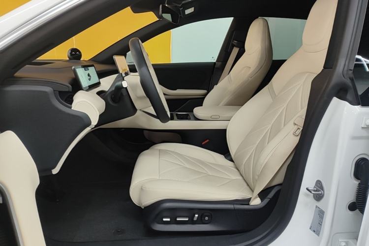 Used Nio ET5T 2025 75 kWh Touring Left Front Seat