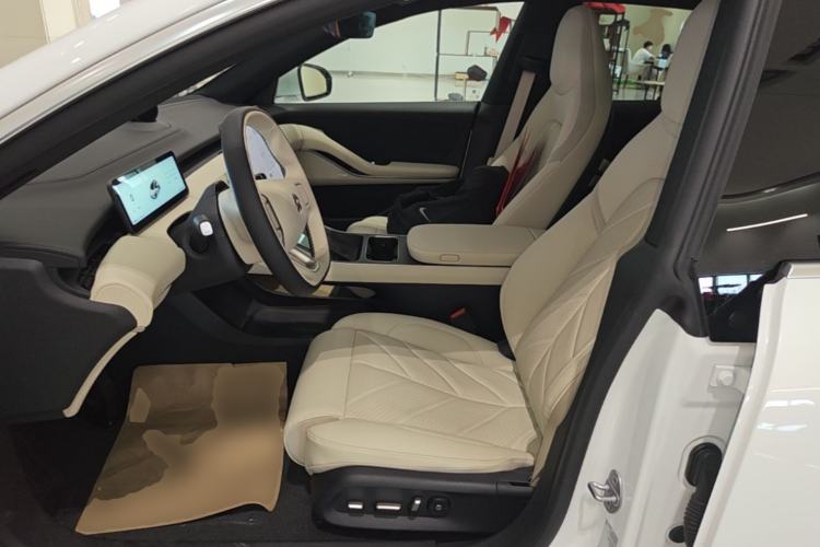 Used Nio ET5T 2025 75 kWh Touring Left Front Seat