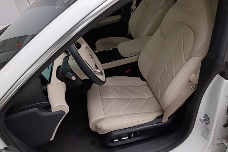 Used Nio ET5T 2025 75 kWh Touring Left Front Seat