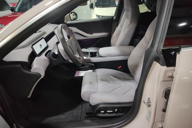 Used Nio ET5T 2025 75 kWh Touring Left Front Seat