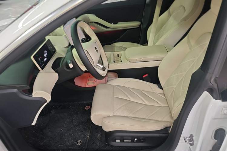 Used Nio ET5T 2025 75 kWh Touring Left Front Seat