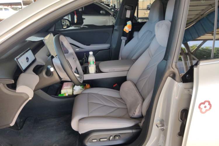 Used Nio ET5T 2025 75 kWh Touring Left Front Seat