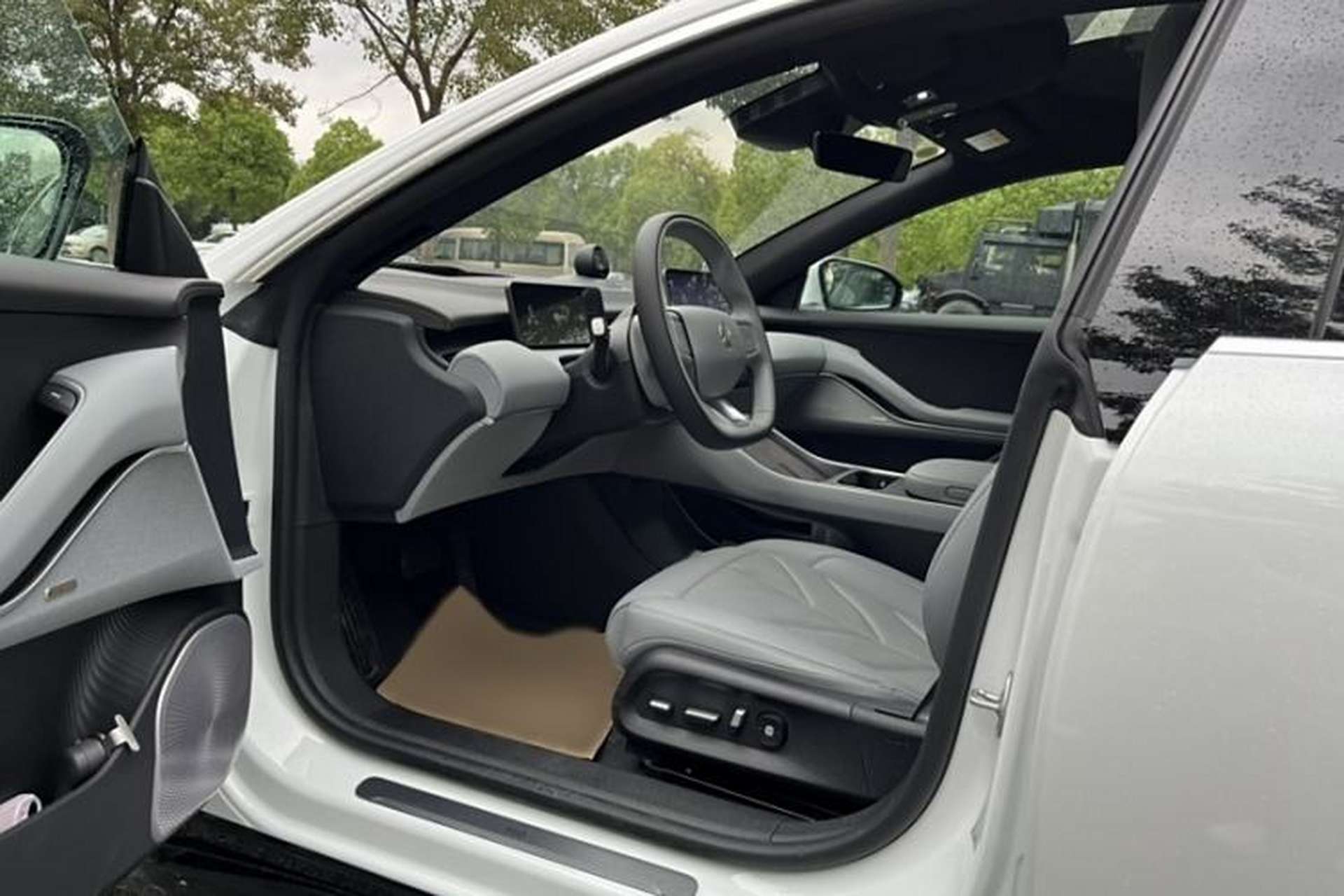 Used Nio ET5T 2025 75 kWh Touring Left Front Seat