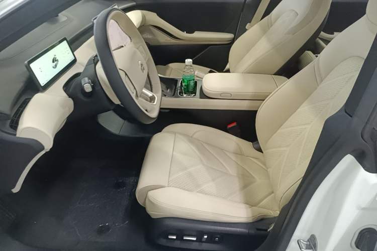 Used Nio ET5T 2025 75 kWh Touring Left Front Seat