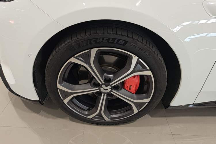 Used Nio ET5T 2025 75 kWh Touring Left Front Wheel Hub