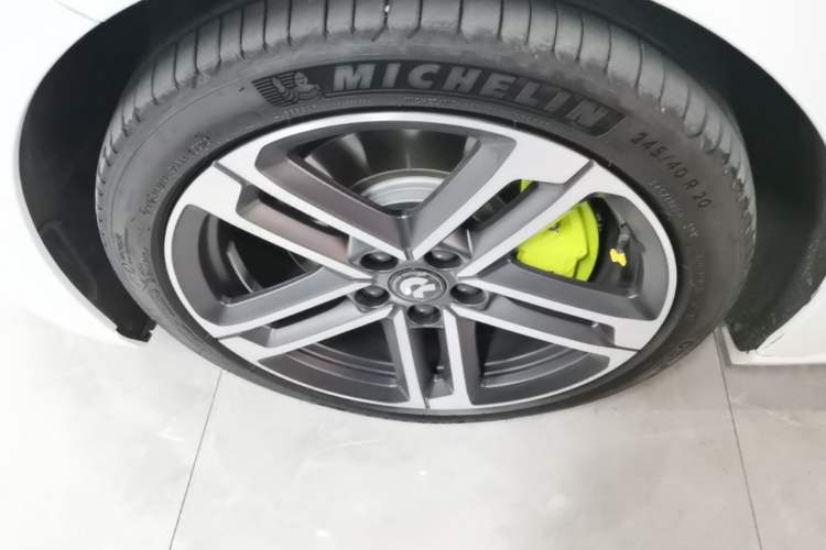 Used Nio ET5T 2025 Model Champion Commemorative Edition, 100kWh Touring Left Front Wheel Hub