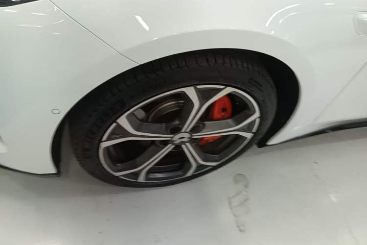 Used Nio ET5T 2025 75 kWh Touring Left Front Wheel Hub