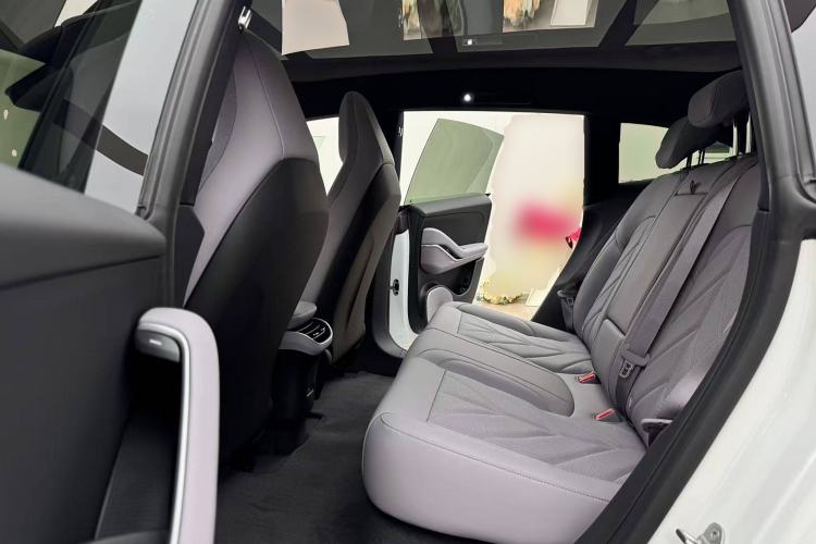 Used Nio ET5T 2025 75 kWh Touring Left Rear Seat