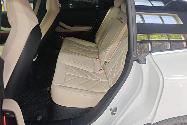 Used Nio ET5T 2025 75 kWh Touring Left Rear Seat