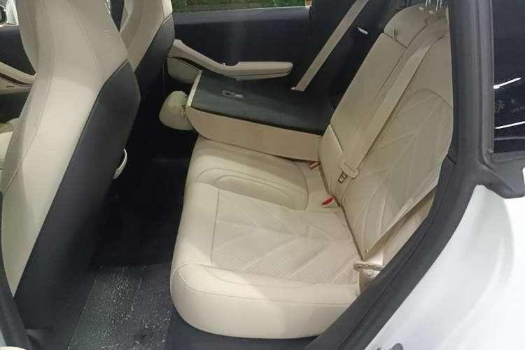 Used Nio ET5T 2025 75 kWh Touring Left Rear Seat