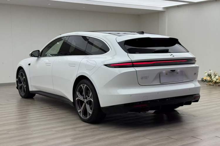 Used Nio ET5T 2025 75 kWh Touring Left Side